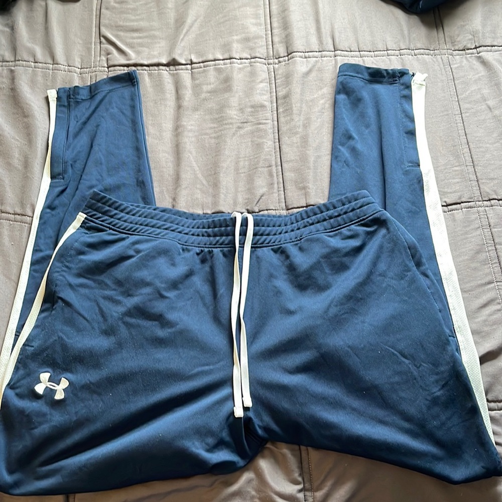 under armour stylish navy blue and white jogger